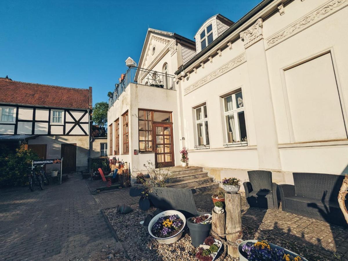 Отель Anker Arneburg Экстерьер фото